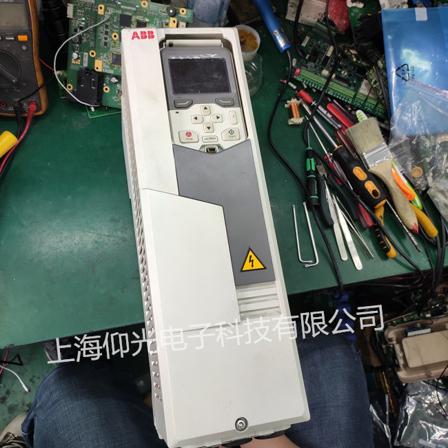 ABB變頻器維修報(bào)警代碼 ACS580-01-017A-4報(bào)F0021修理
