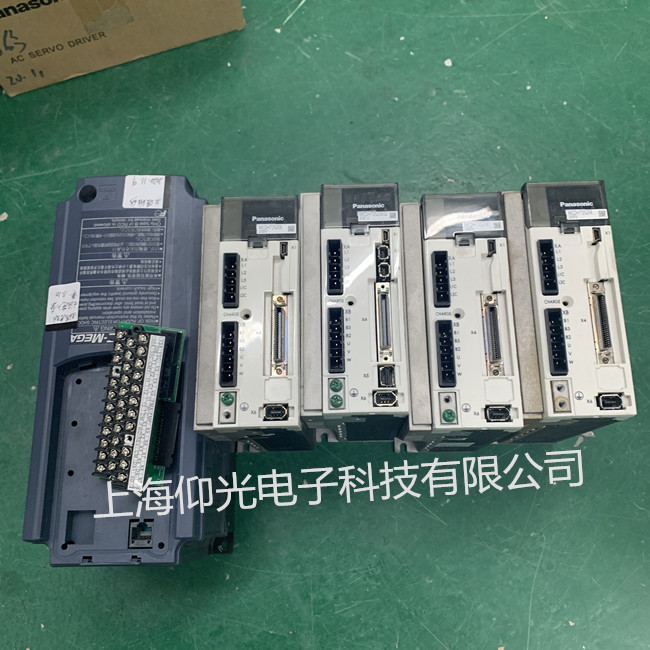 松下伺服驅(qū)動(dòng)器A6系列顯示Err13.0報(bào)警代碼維修