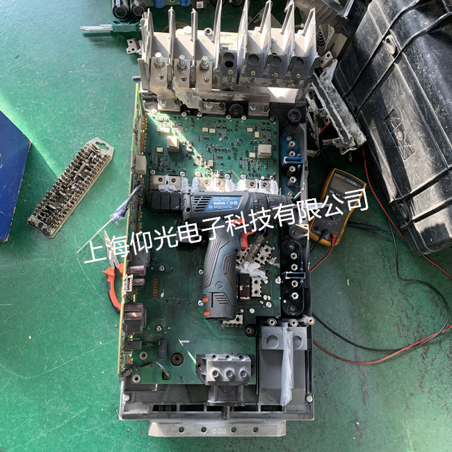 邦飛利BONFIGLIOLI伺服驅(qū)動器炸模塊維修價格低