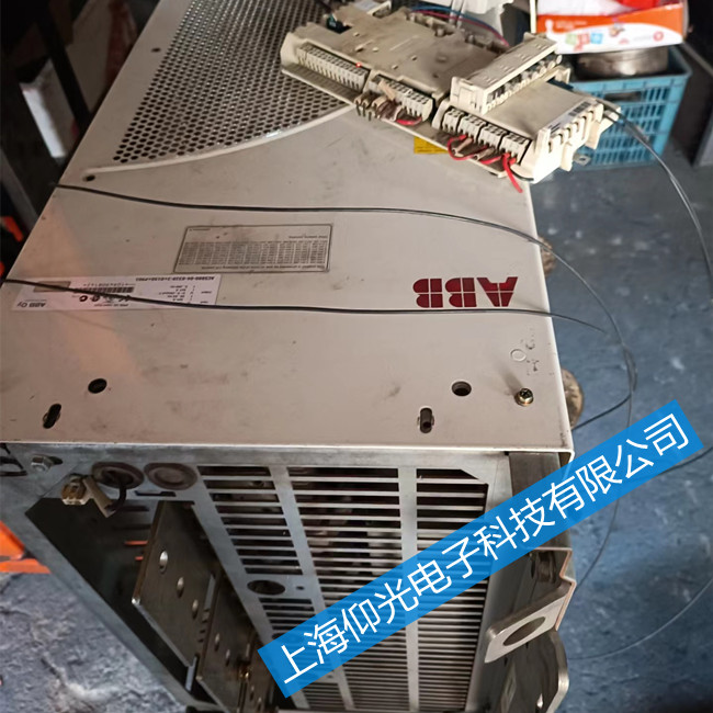 abb800變頻器維修教程ACS800-37-0540-7運(yùn)行報警FF51維修