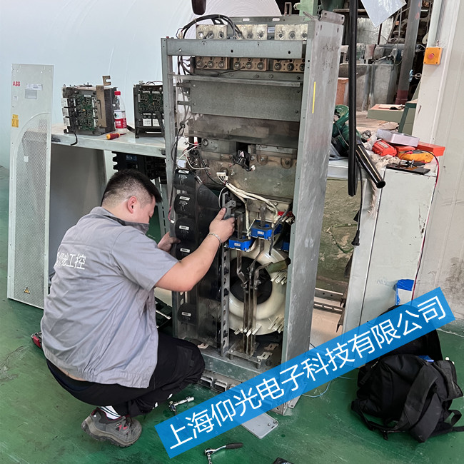 惠山區(qū)abb變頻器燒壞維修ACS800-07-0440-5出錯報警7111維修電話