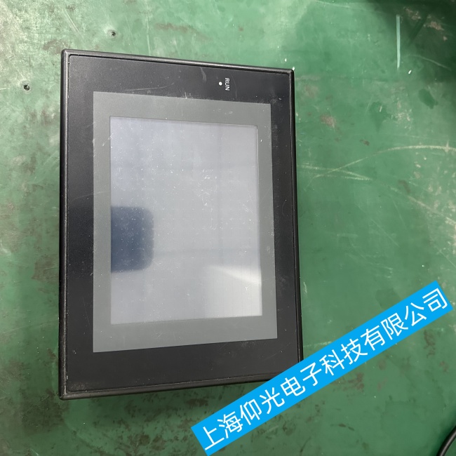 天津歐姆龍觸摸屏E32-TC200B4屏幕顯示內(nèi)容不正常故障維修更換調試