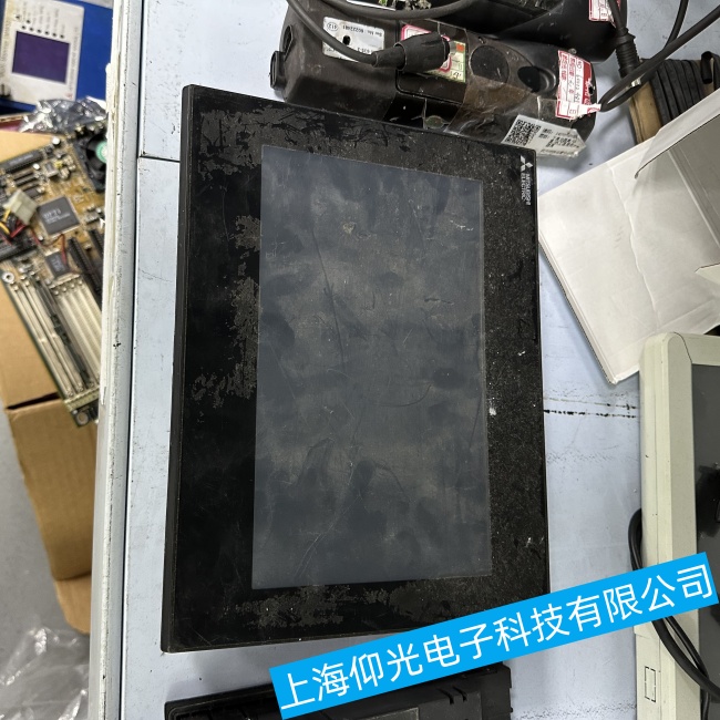 江陰三菱觸摸屏GS2107-WTBD通電幾分鐘后屏幕變成藍(lán)屏故障維修點有哪些