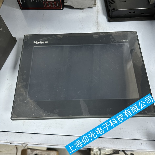 珠海施耐德觸摸屏XBTN410通電幾分鐘后屏幕變成藍(lán)屏故障維修廠(chǎng)家在哪里